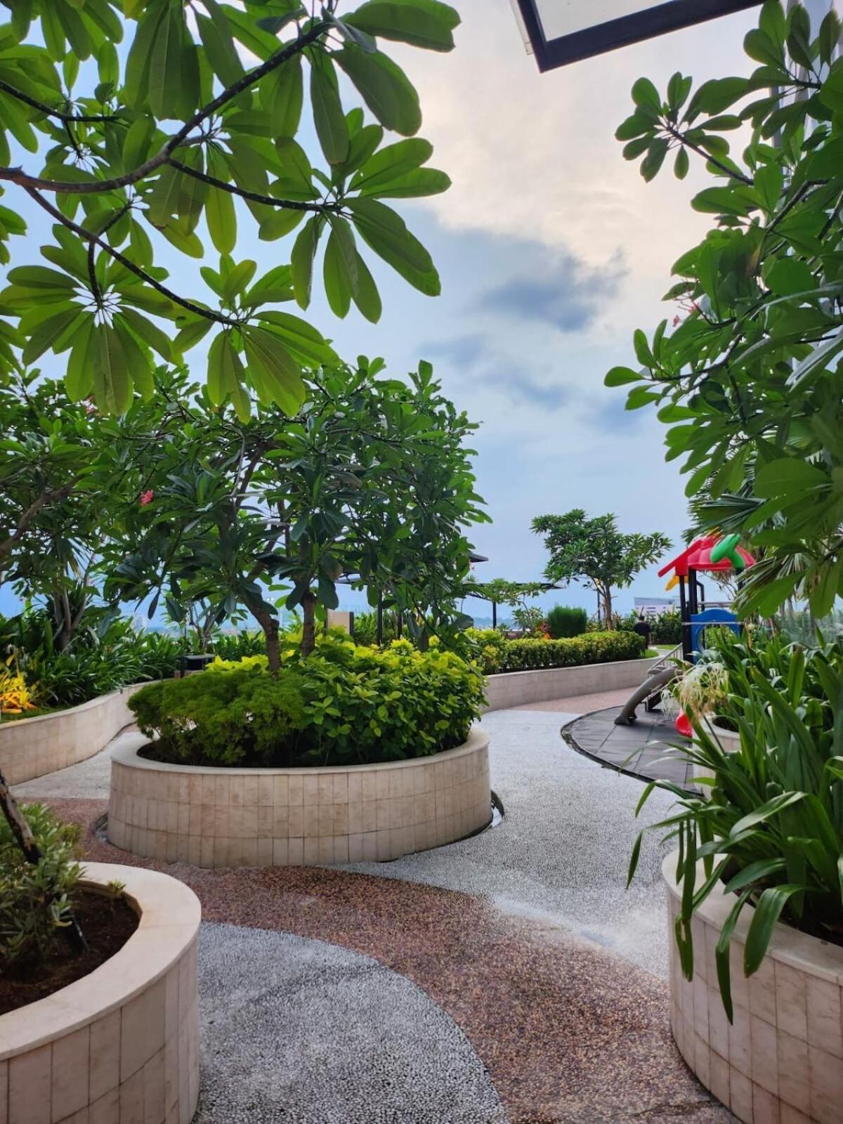 Spacious Comfortable Apartemen South Surabaya Ngoại thất bức ảnh