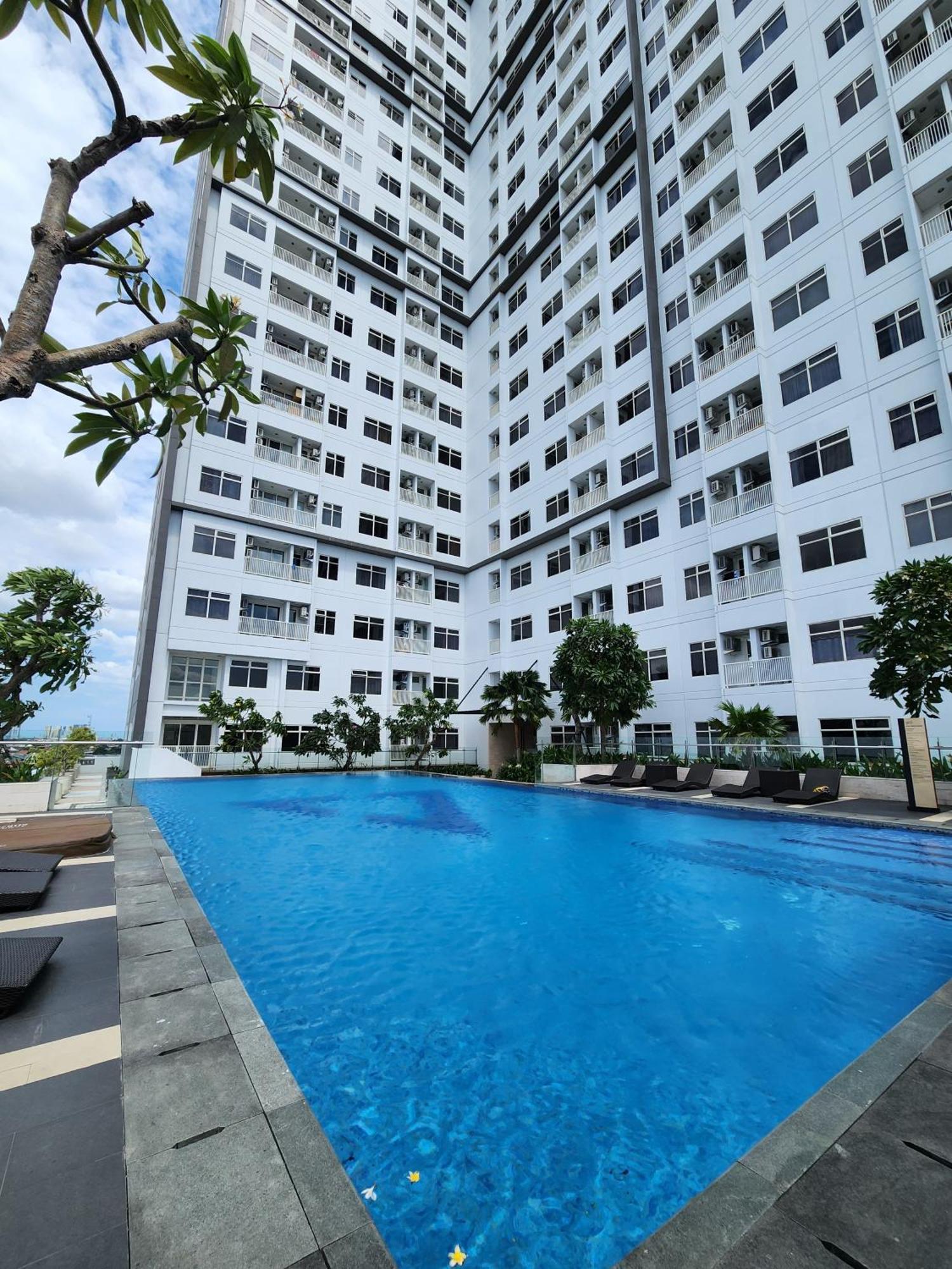 Spacious Comfortable Apartemen South Surabaya Phòng bức ảnh